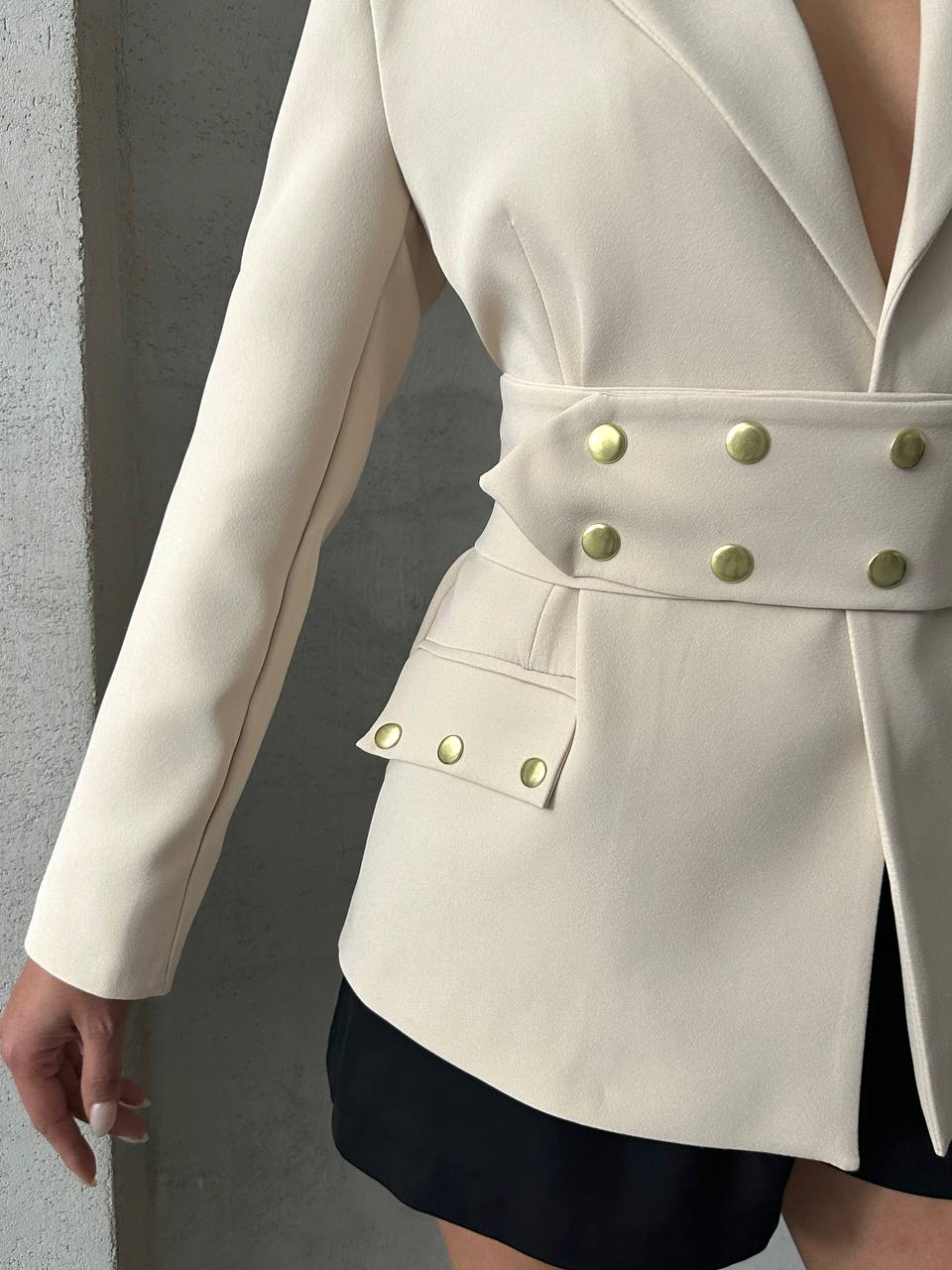 Atlas Elegance Cream Blazer – Timeless Feminine Style